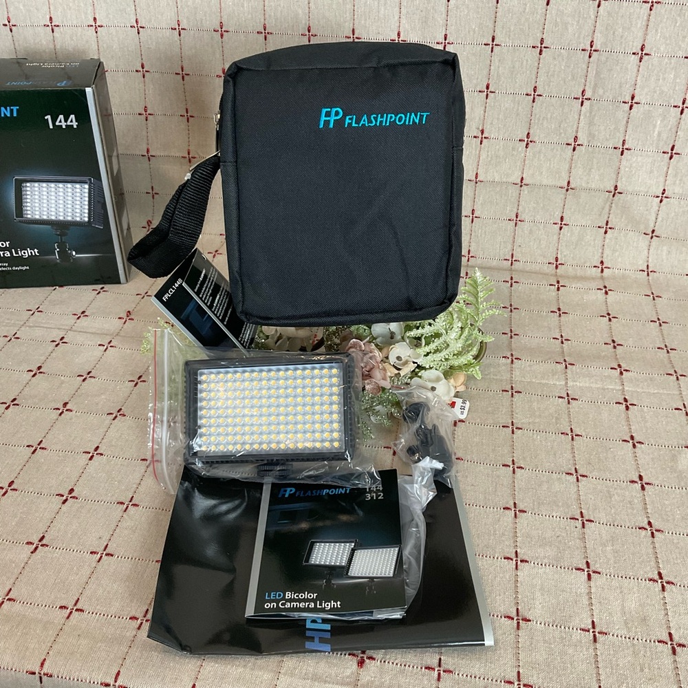 Flashpoint 144 Dimmable Bi-Color High-Power LED Camera Light Panel - FPLCL144B - Picture 5 of 6